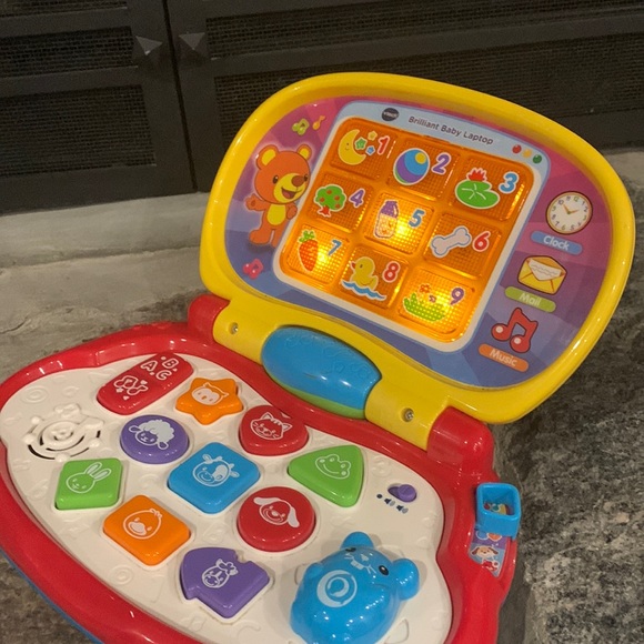 VTech Brilliant Baby Laptop - Picture 8 of 11